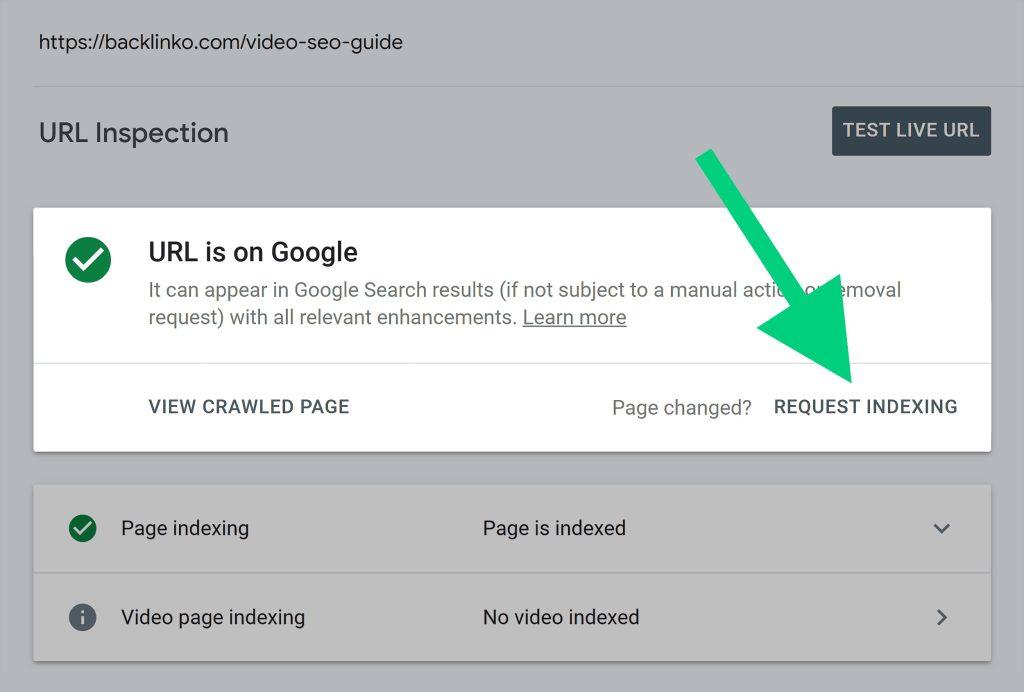 بخش URL Inspection در گوگل سرچ کنسول با یک فلش سبز بزرگ که به دکمه "REQUEST INDEXING" اشاره می‌کند