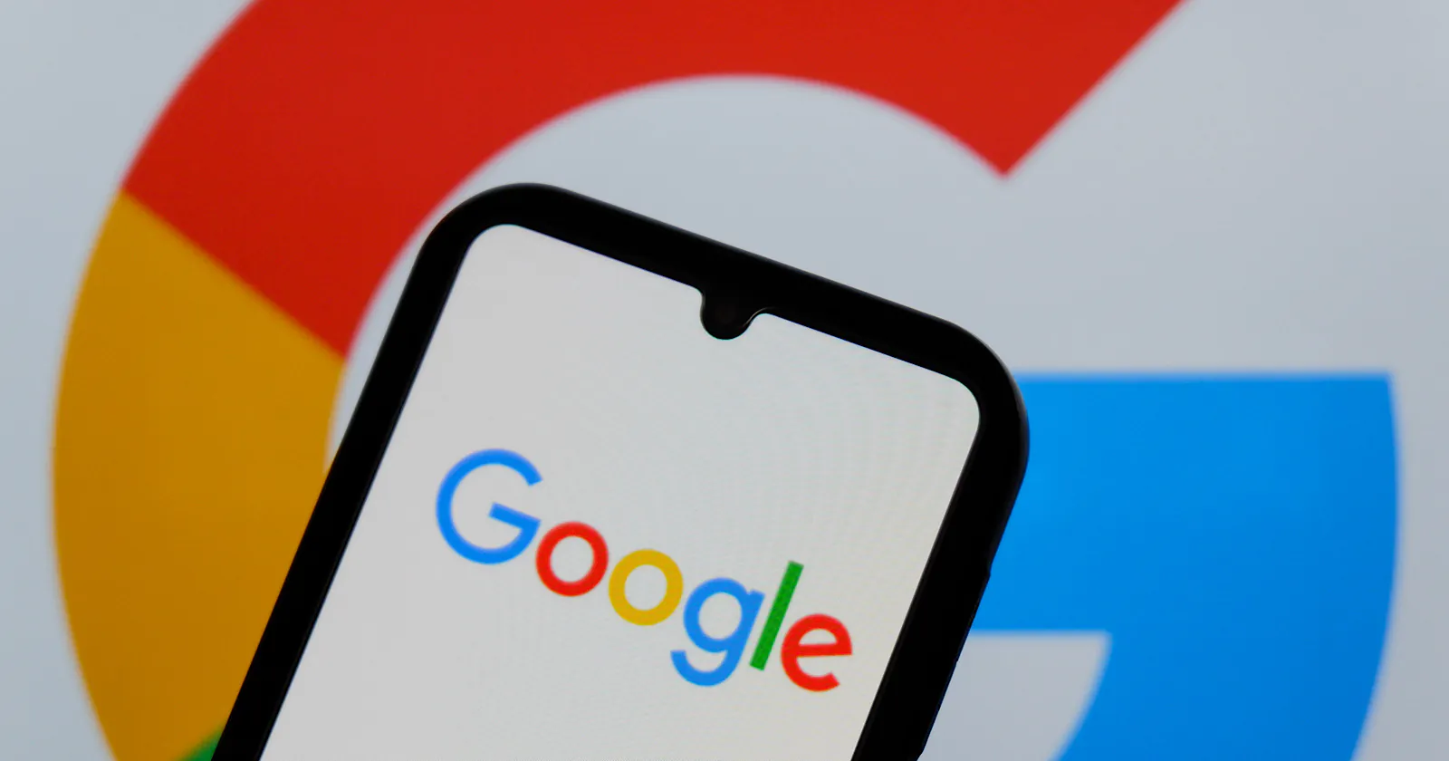 گوگل پیش‌نمایش‌های هوش مصنوعی را به فید Discover اضافه کرد